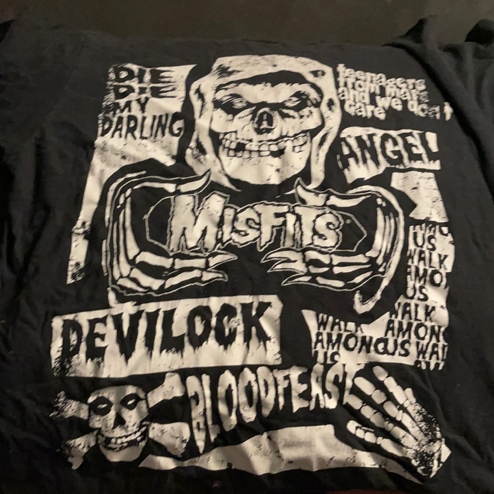 Misfits brand tee women’s size M